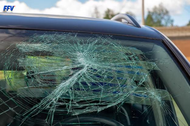Pourquoi remplacer sa lunette arrière chez FFV Vitrage est un choix judicieux ?